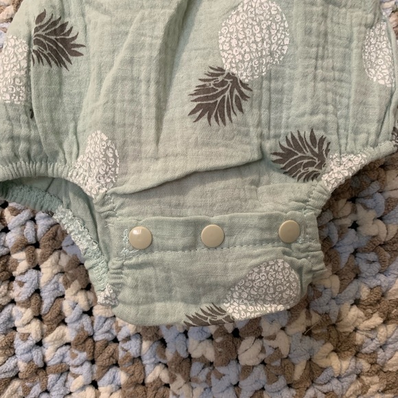 🎉✨HPx2🎉✨Baby Suspender Bodysuit - Picture 6 of 9